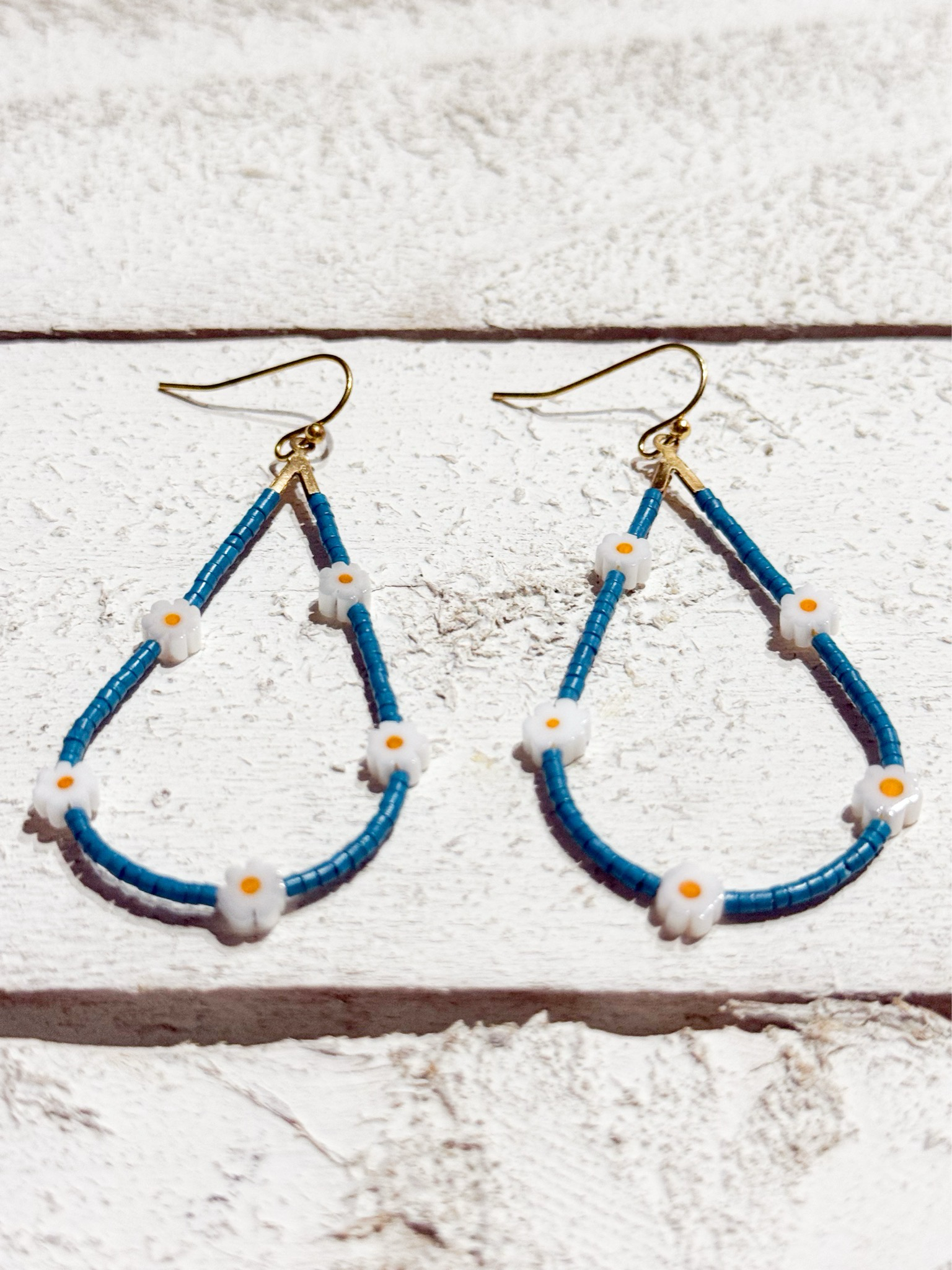 Pendientes gota margaritas azul plomo