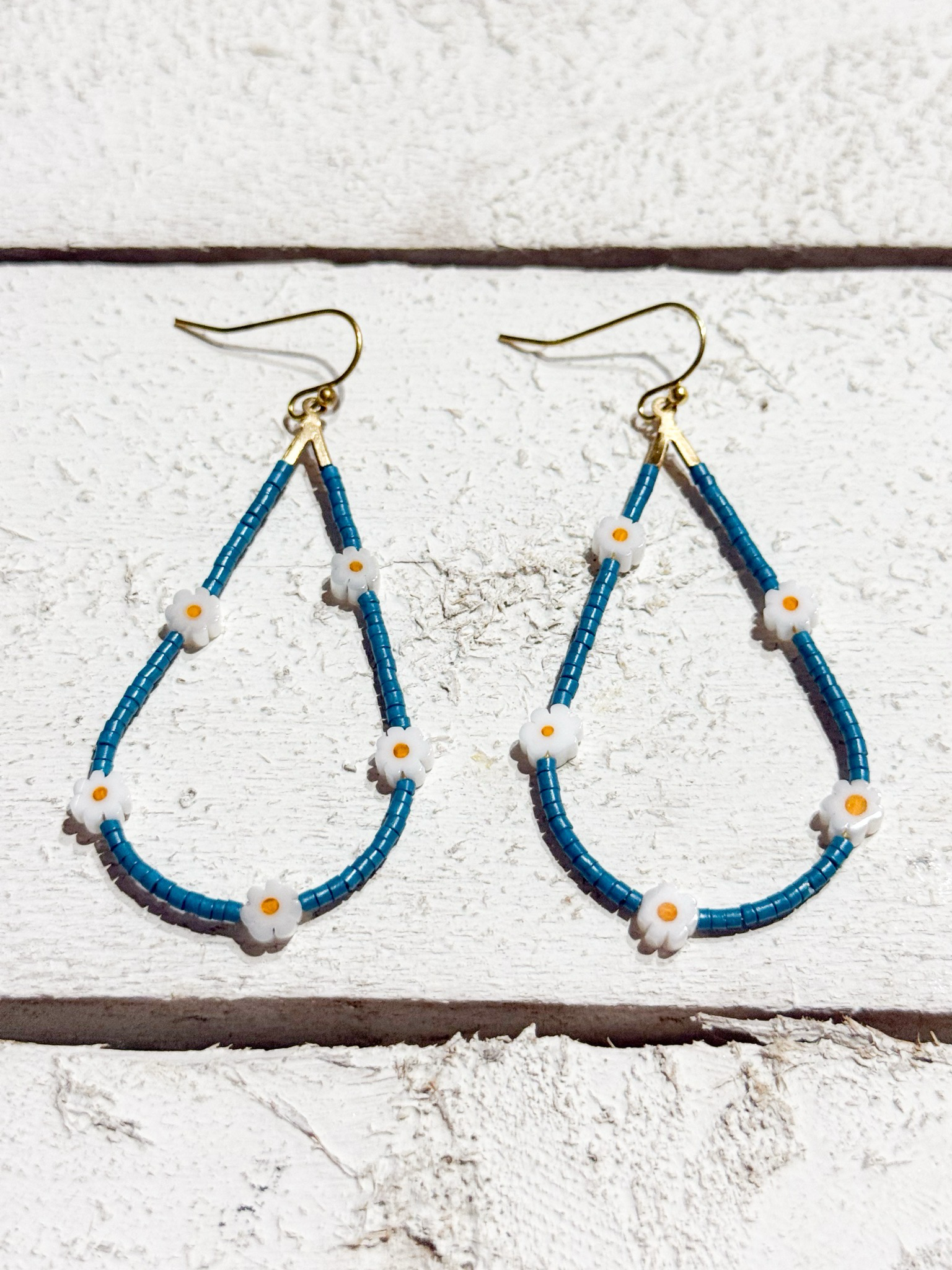 Pendientes gota margaritas azul plomo