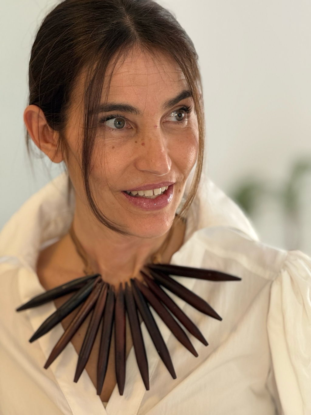 Gargantilla tribal madera