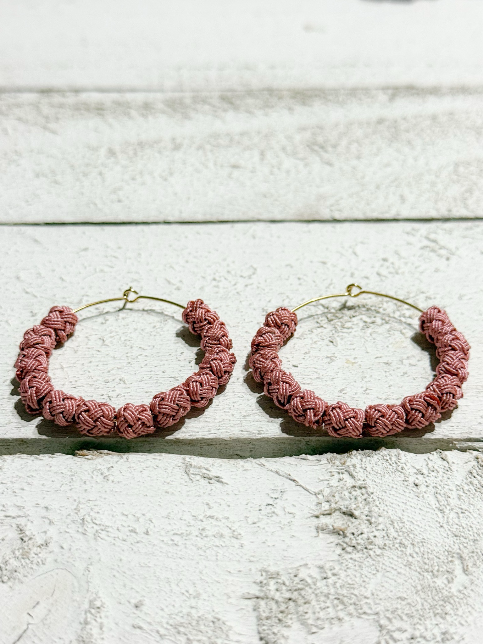 Pendientes aro pasamanería rosa