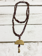 Collar marrón piedra ovalada