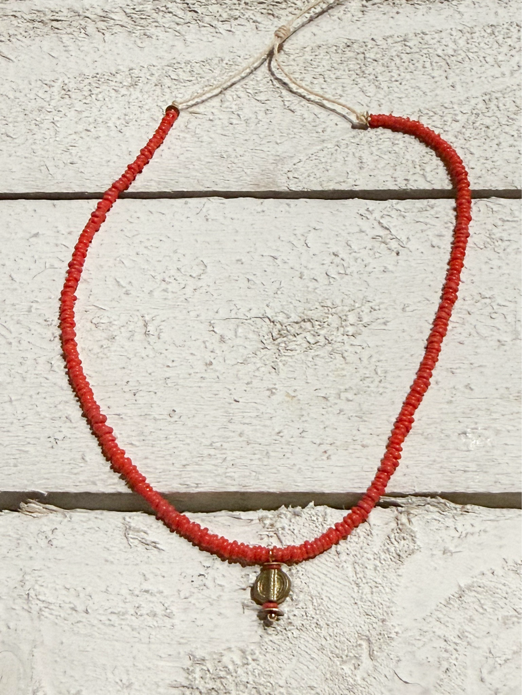 Gargantilla rojo coral colgante