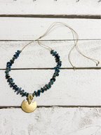 Gargantilla tribal piedra chip azul