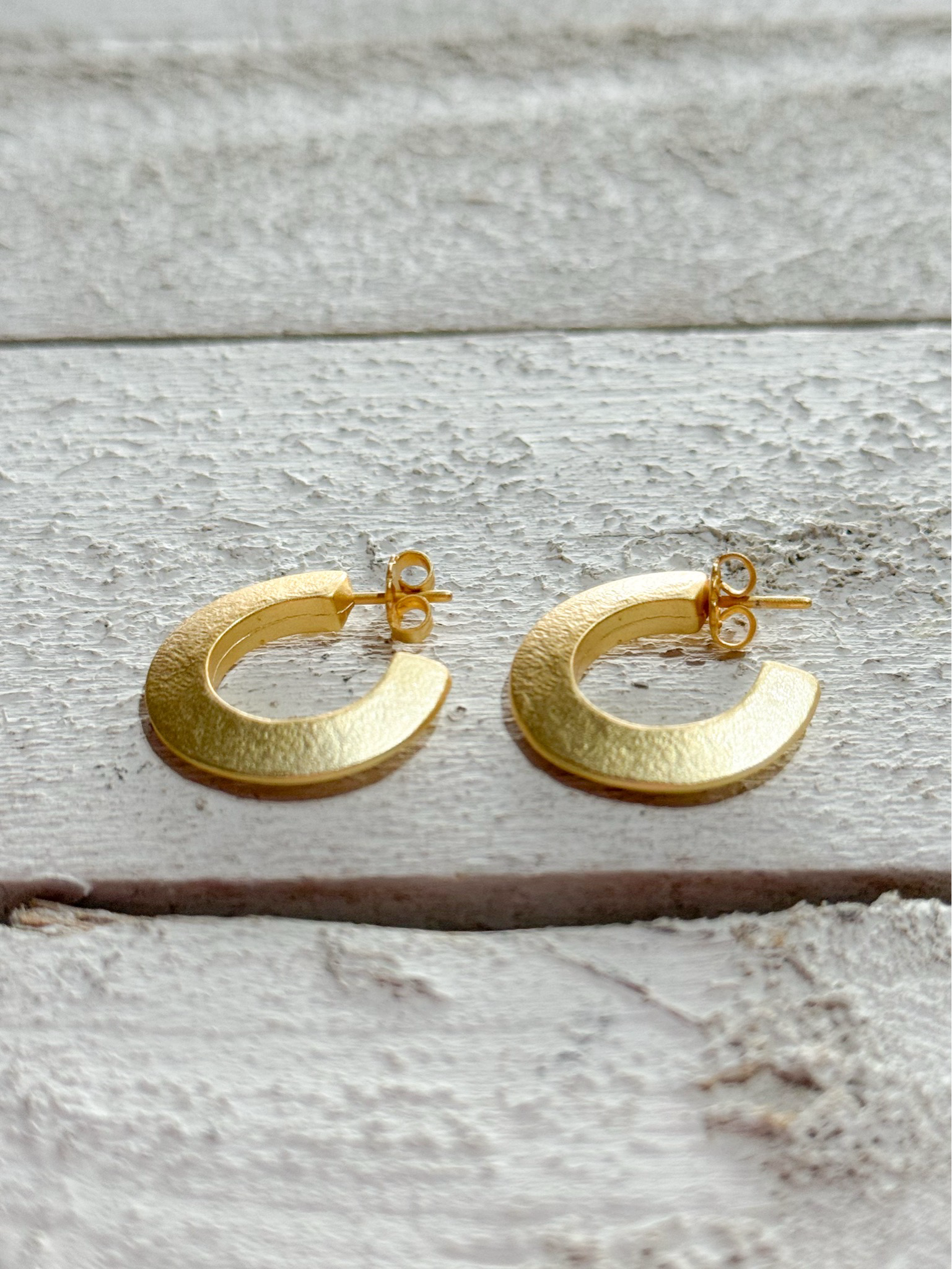 Pendientes aro anchos dorado mate