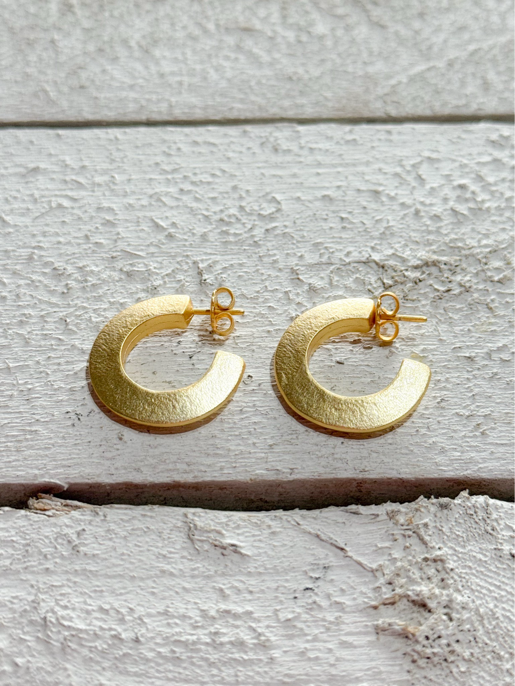 Pendientes aro anchos dorado mate