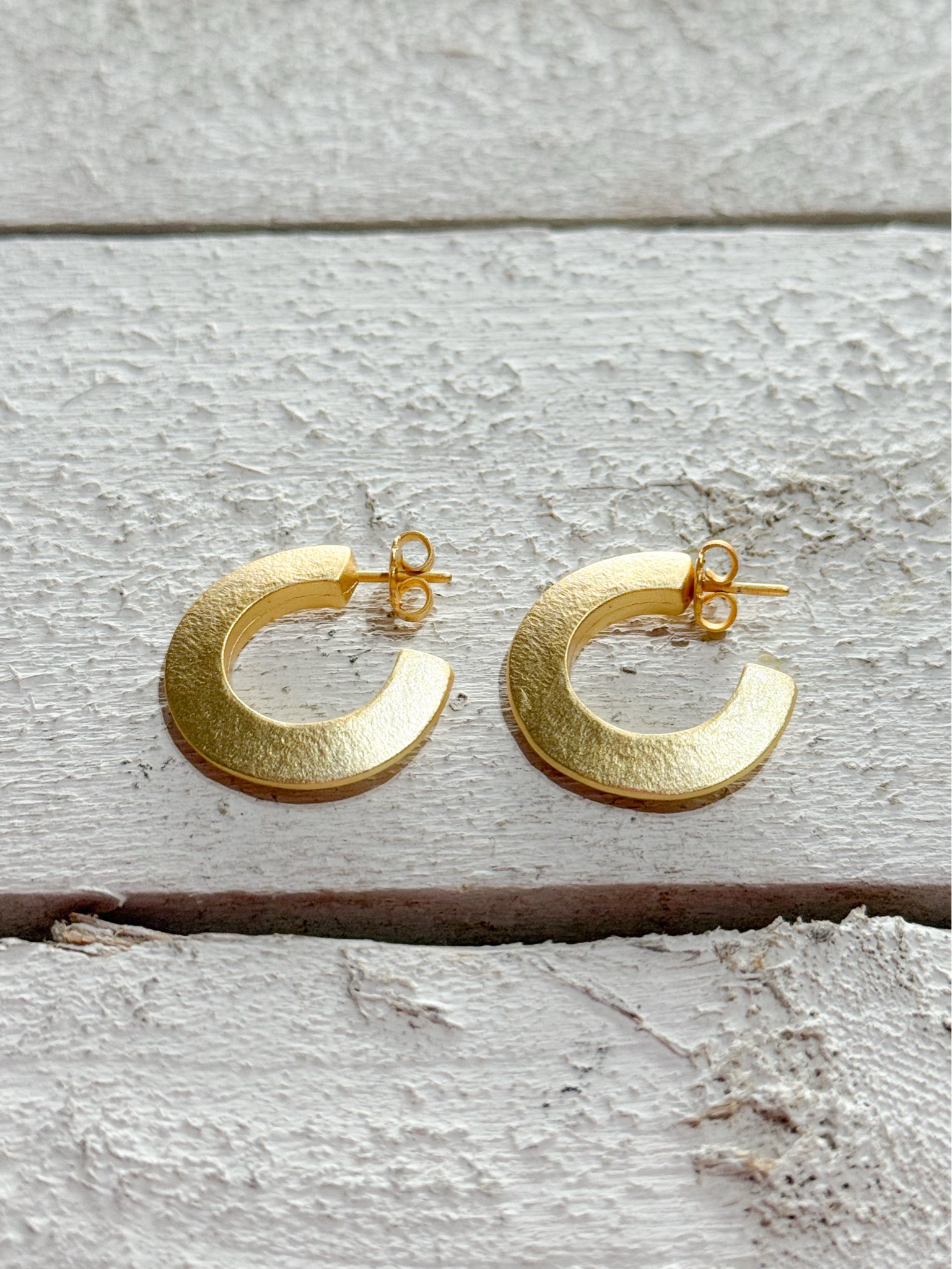 Pendientes aro anchos dorado mate