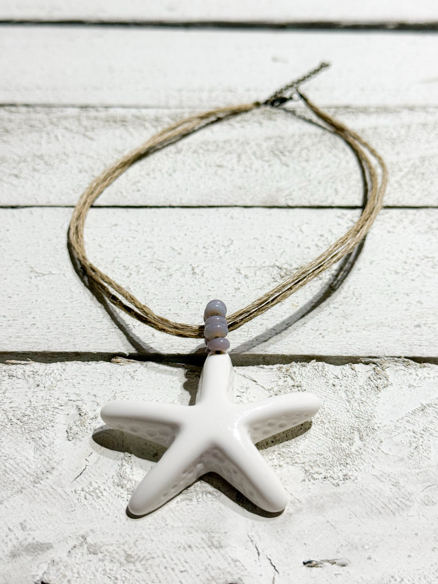 Gargantilla estrella cáñamo gris