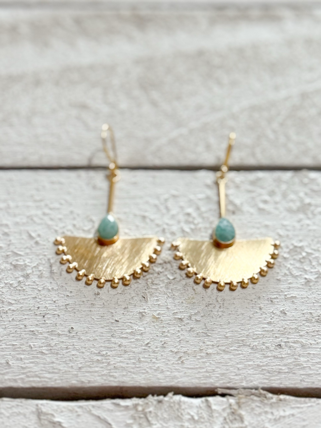 Pendientes abanico amazonita dorado mate