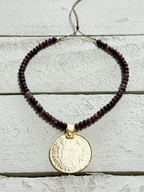 Gargantilla moneda piedras berenjena