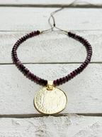 Gargantilla moneda piedras berenjena