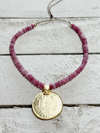 Gargantilla moneda piedras fresa