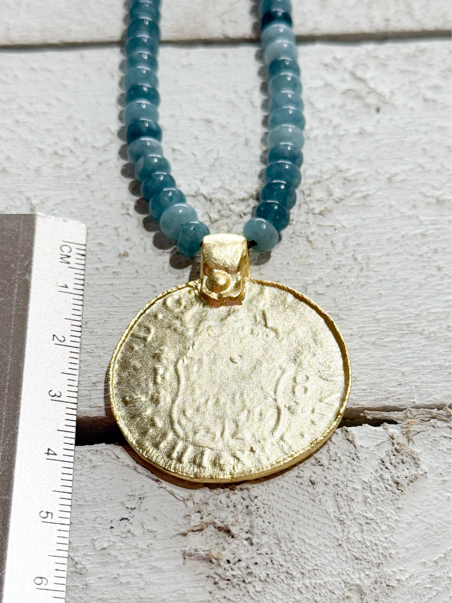 Gargantilla moneda piedras verde azulado
