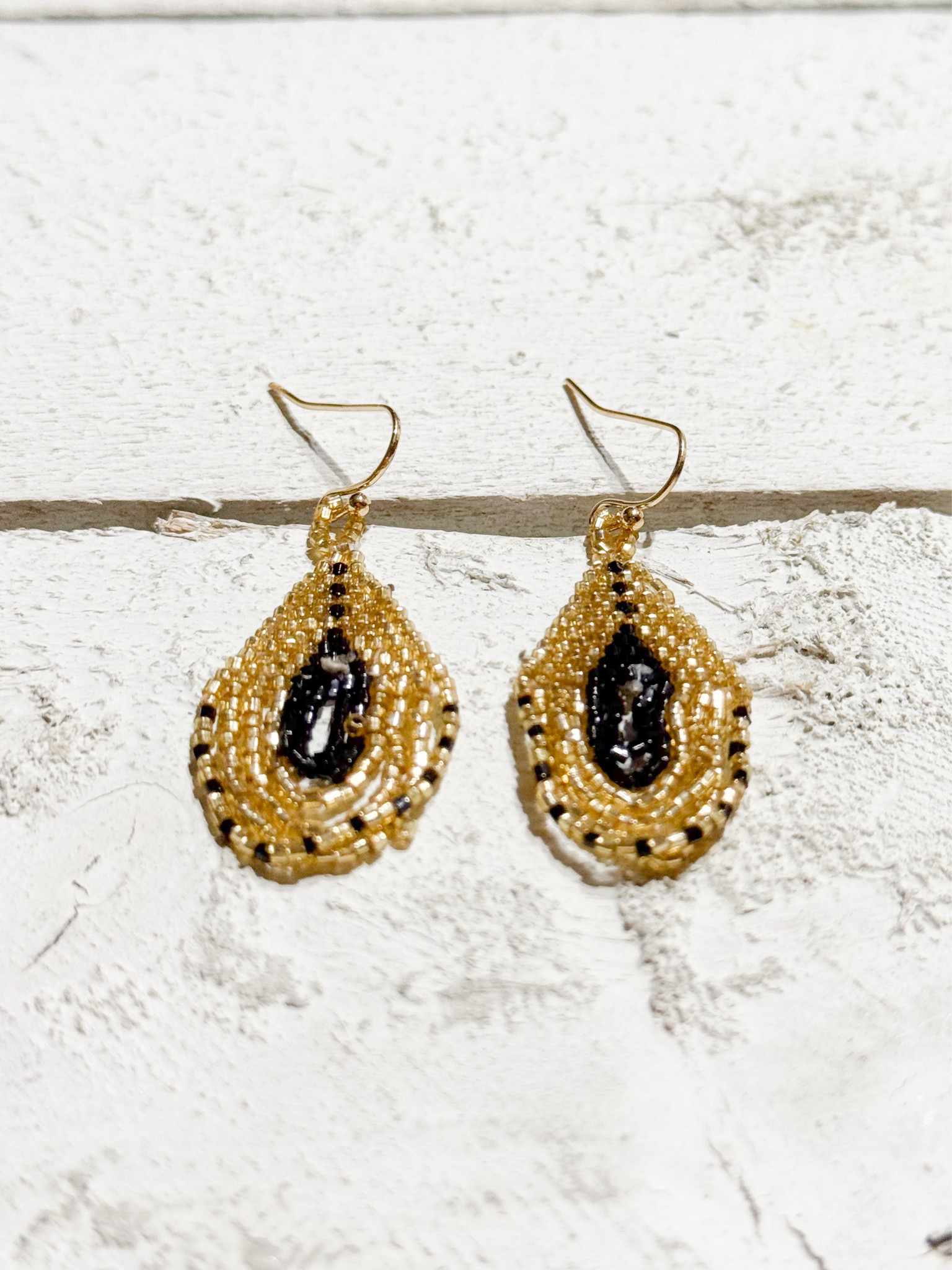 Pendientes miyuki gota dorados