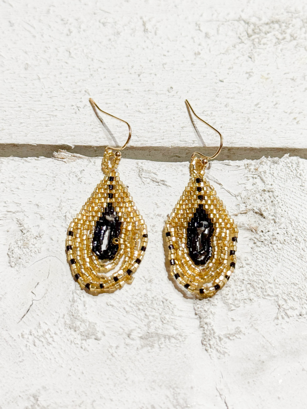 Pendientes miyuki gota dorados