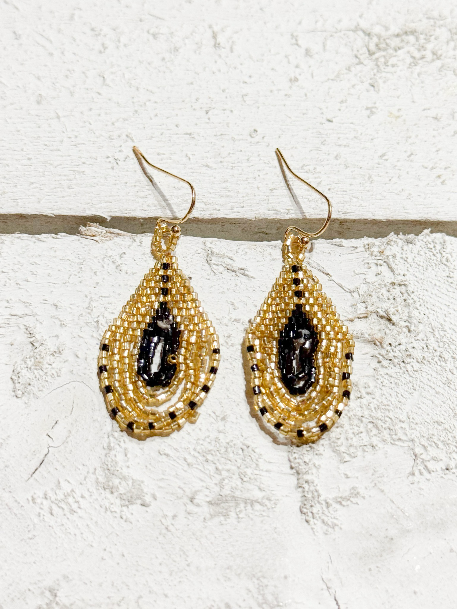 Pendientes miyuki gota dorados