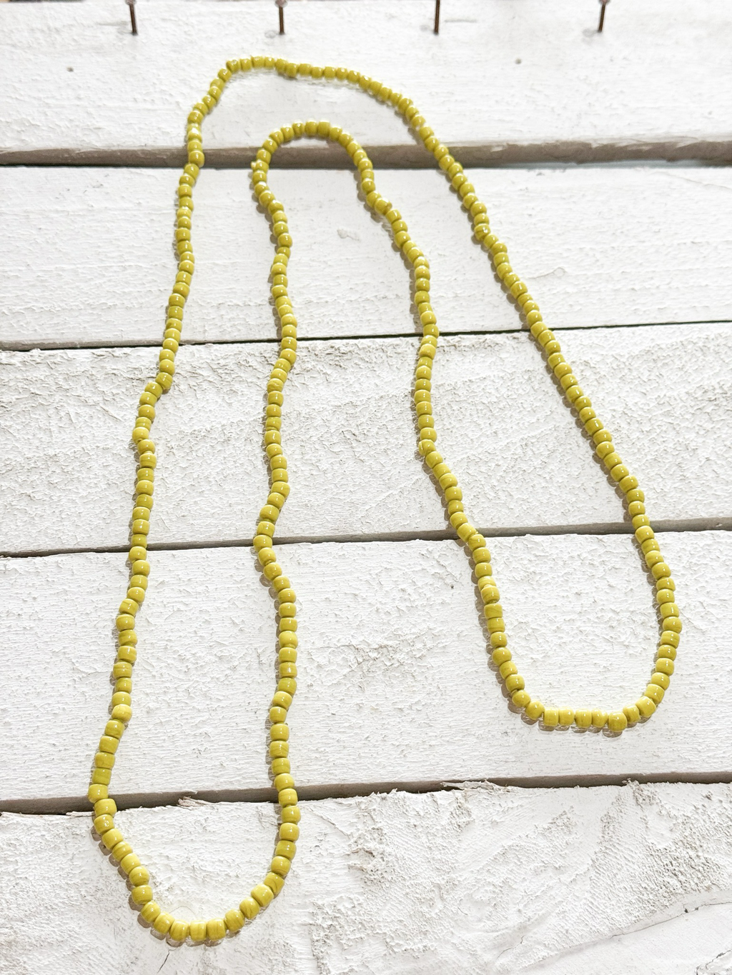 Collar largo amarillo