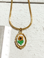 Gargantilla flor bordada oval