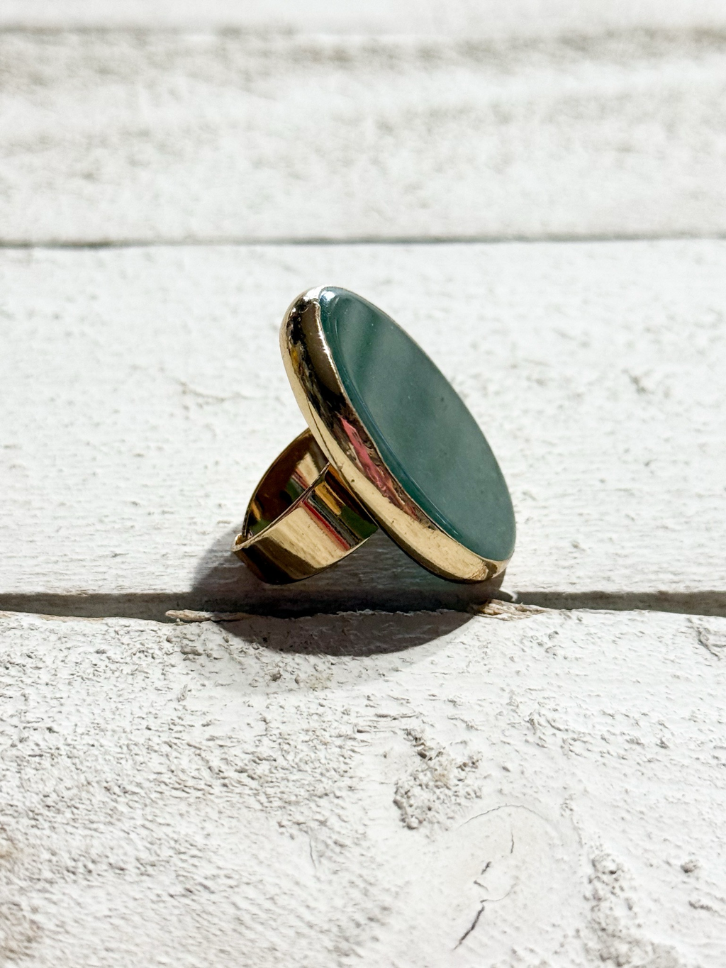 Anillo piedra verde irregular