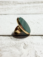 Anillo piedra verde irregular