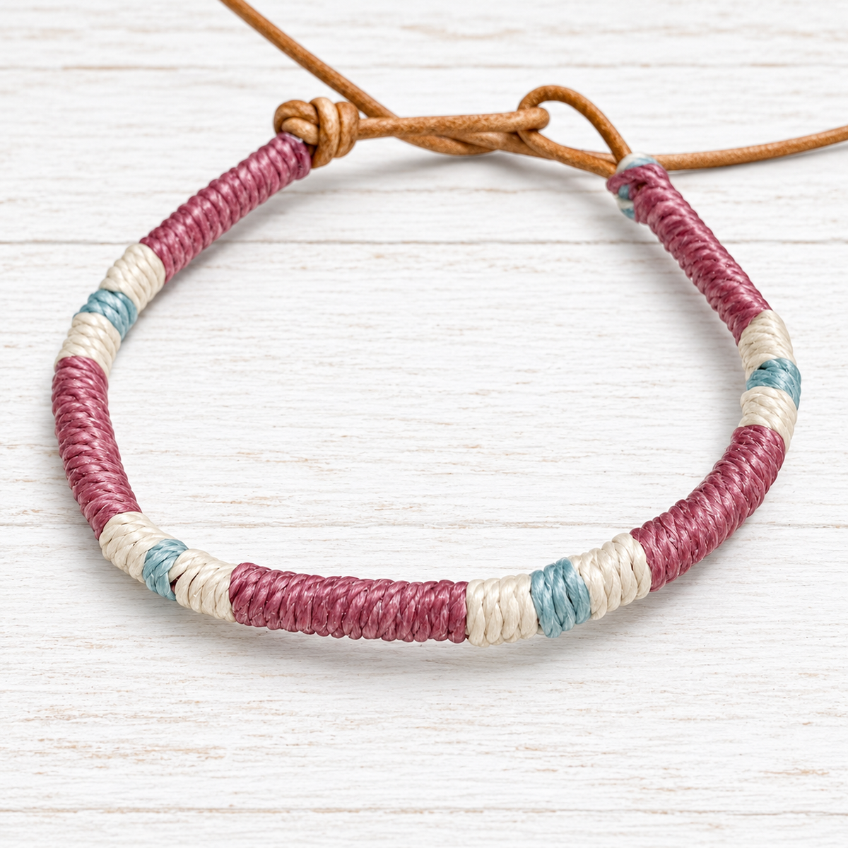 Pulsera cuero berenjena