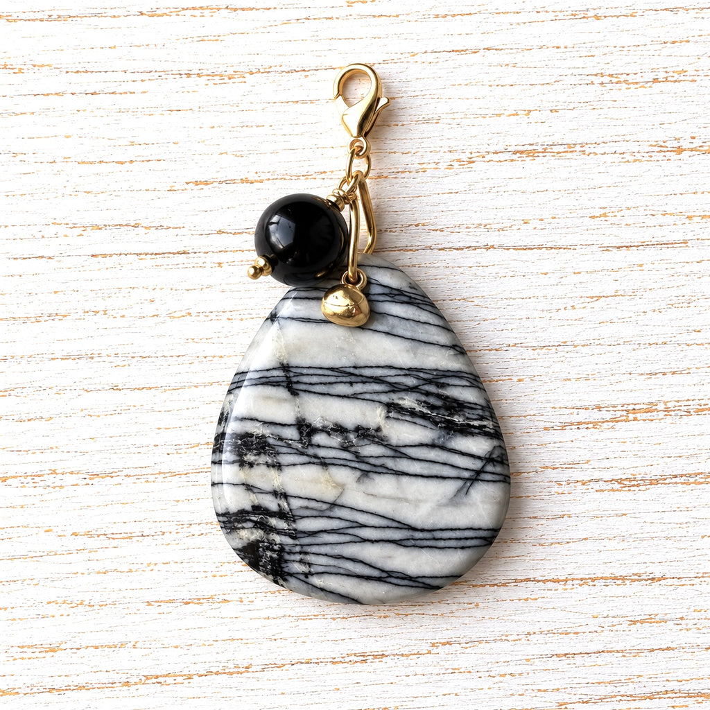 Charm piedra rayada