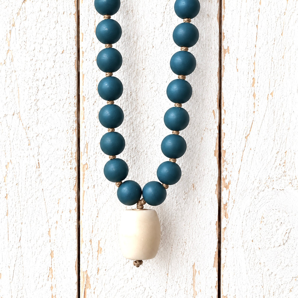 Collar resina y hueso