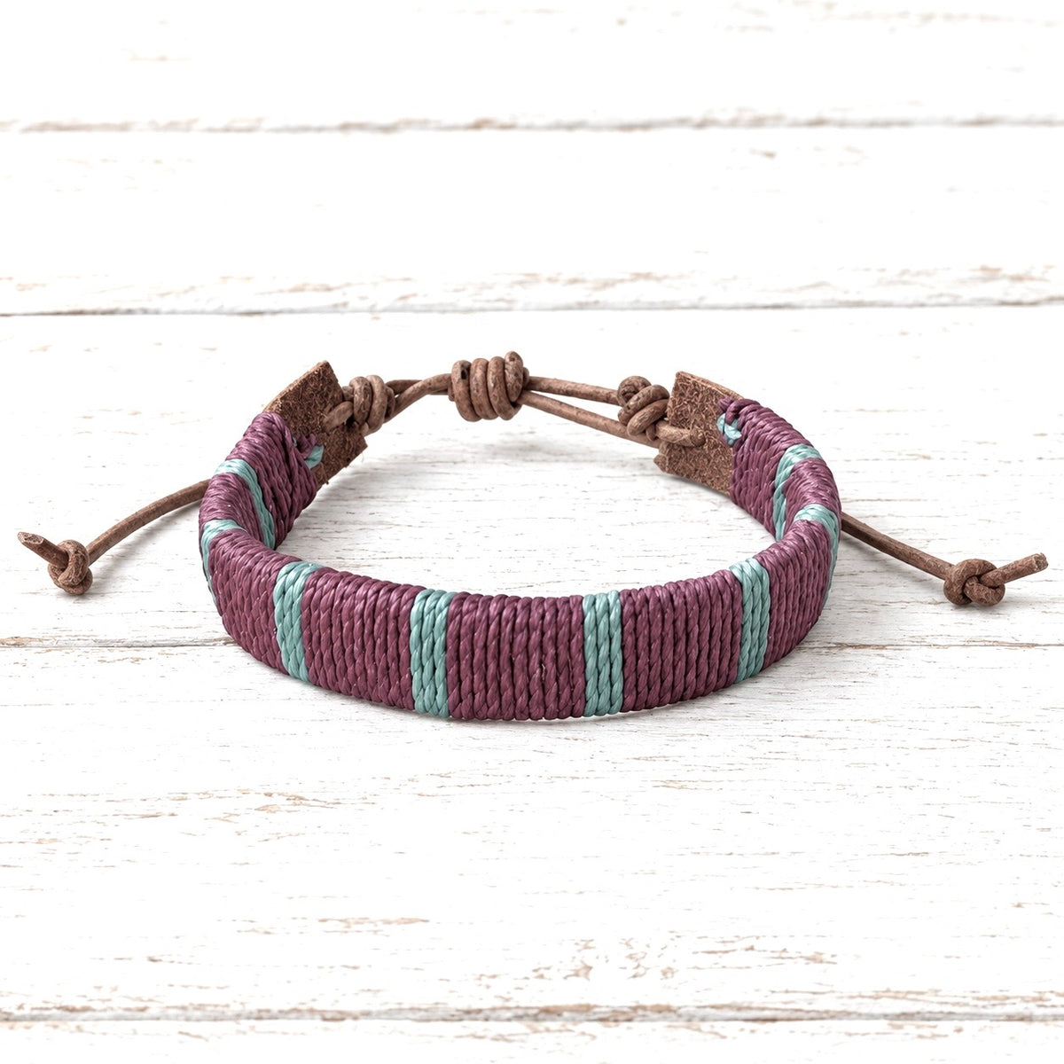 Pulsera ancha cuero berenjena /azul