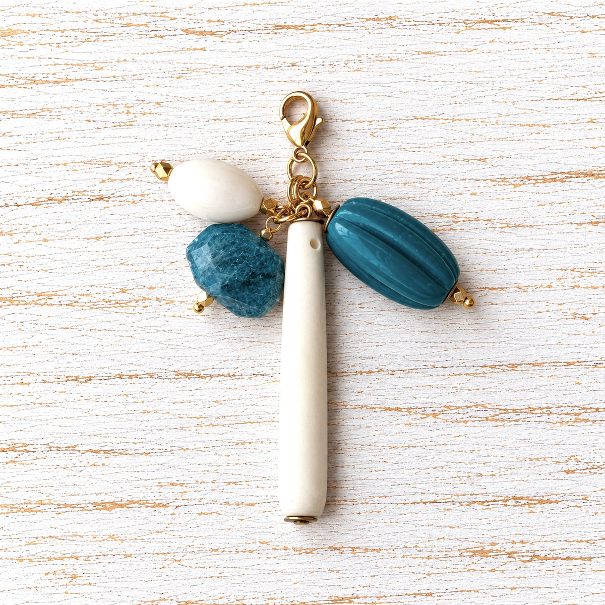 Charm caramelo azul