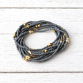 Collar largo gris contraste