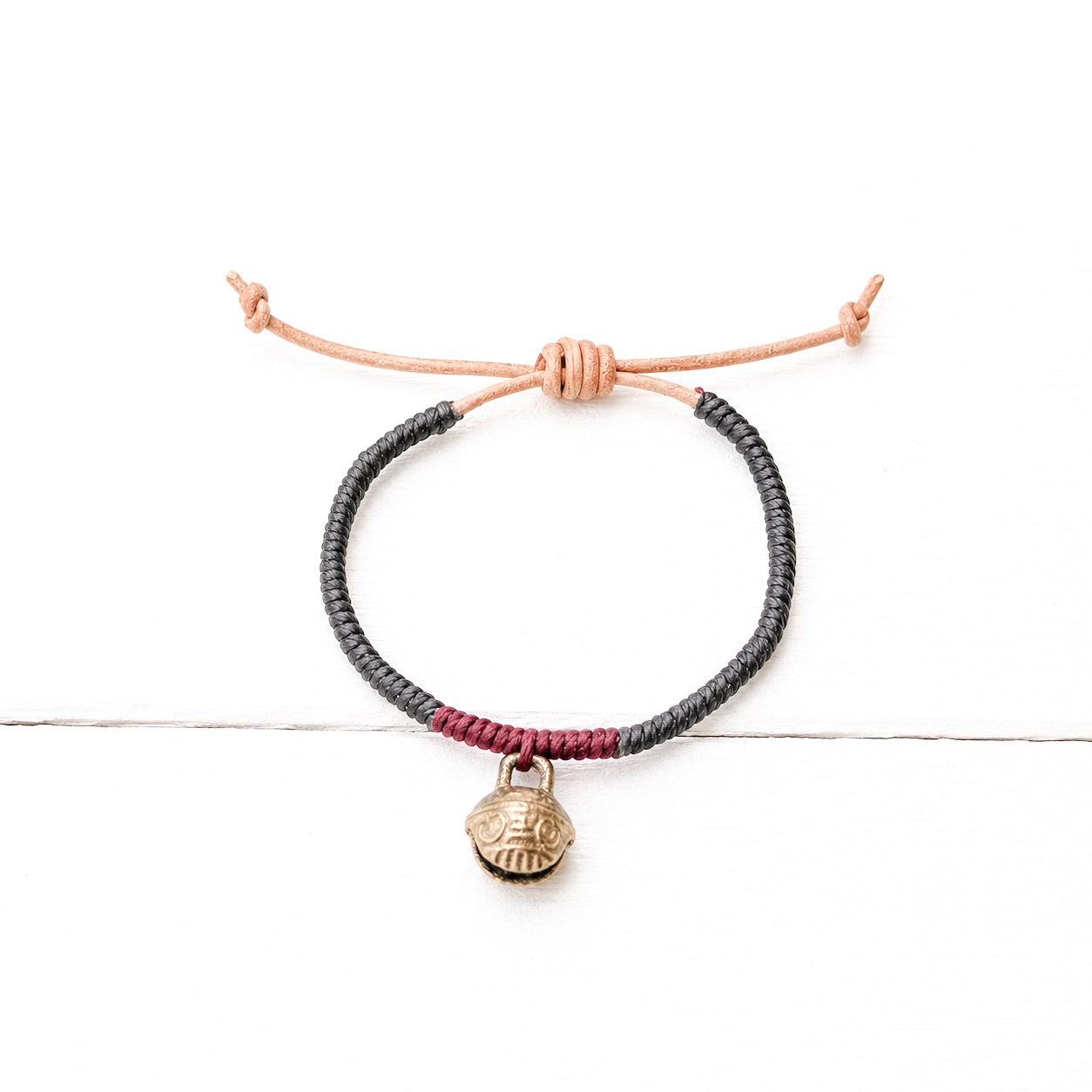 Pulsera cascabel gris/granate