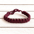 Pulsera cordón macramé granate