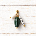 Charm vidrio verde botella