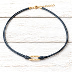 Gargantilla rectangular azul