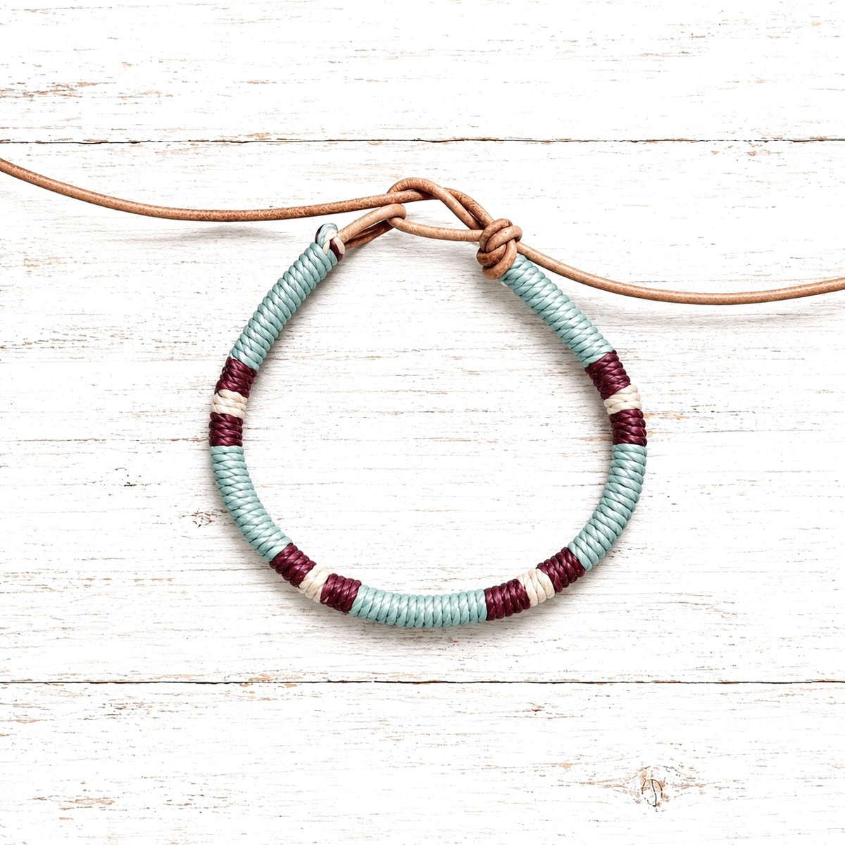 Pulsera cuero agua y berenjena