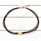 Gargantilla rectangular marrón