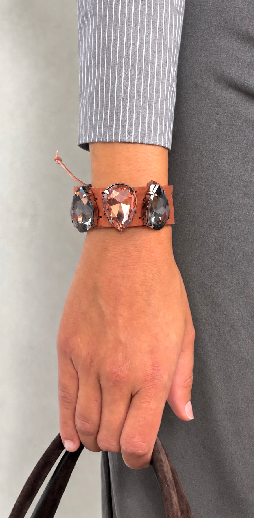 Pulsera cuero ancha tres gotas