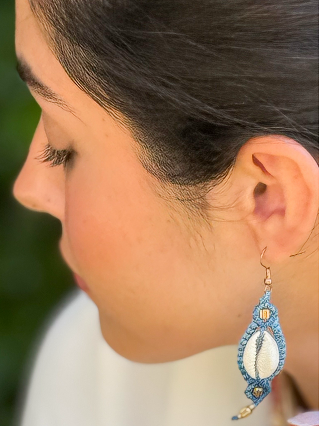 Pendientes macramé concha azul