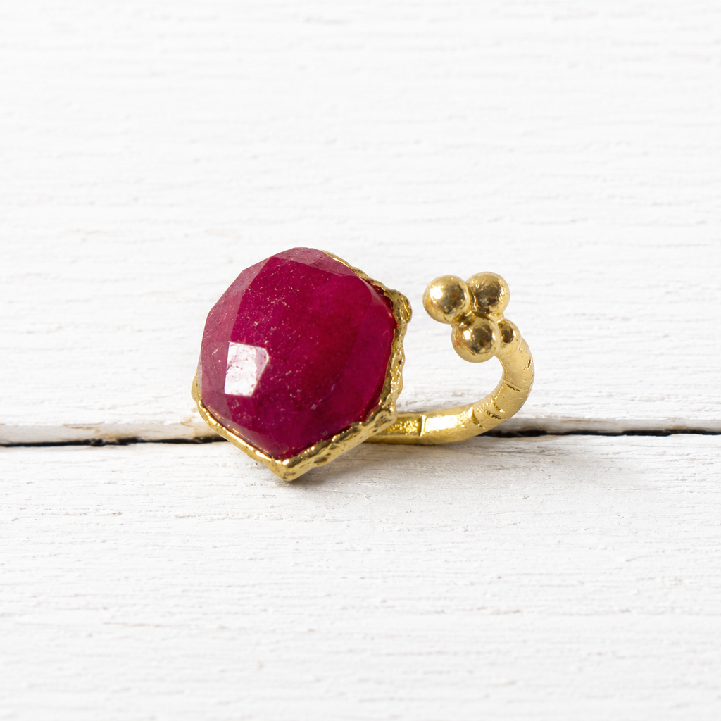 Anillo abierto guinda