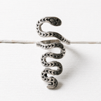 Anillo serpiente latón plateado