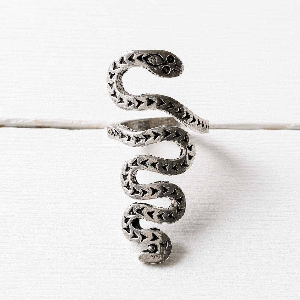 Anillo serpiente latón plateado