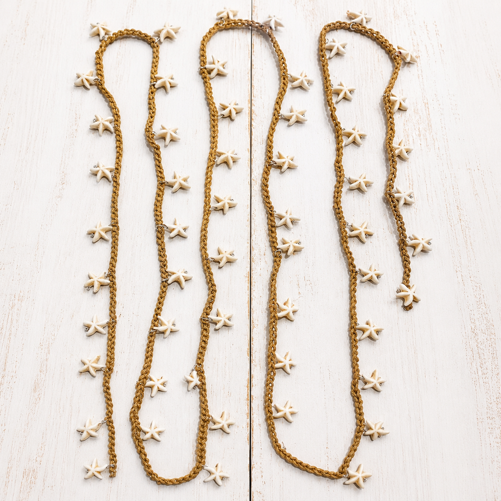 Collar tejido estrellas