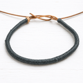 Pulsera cuero gris