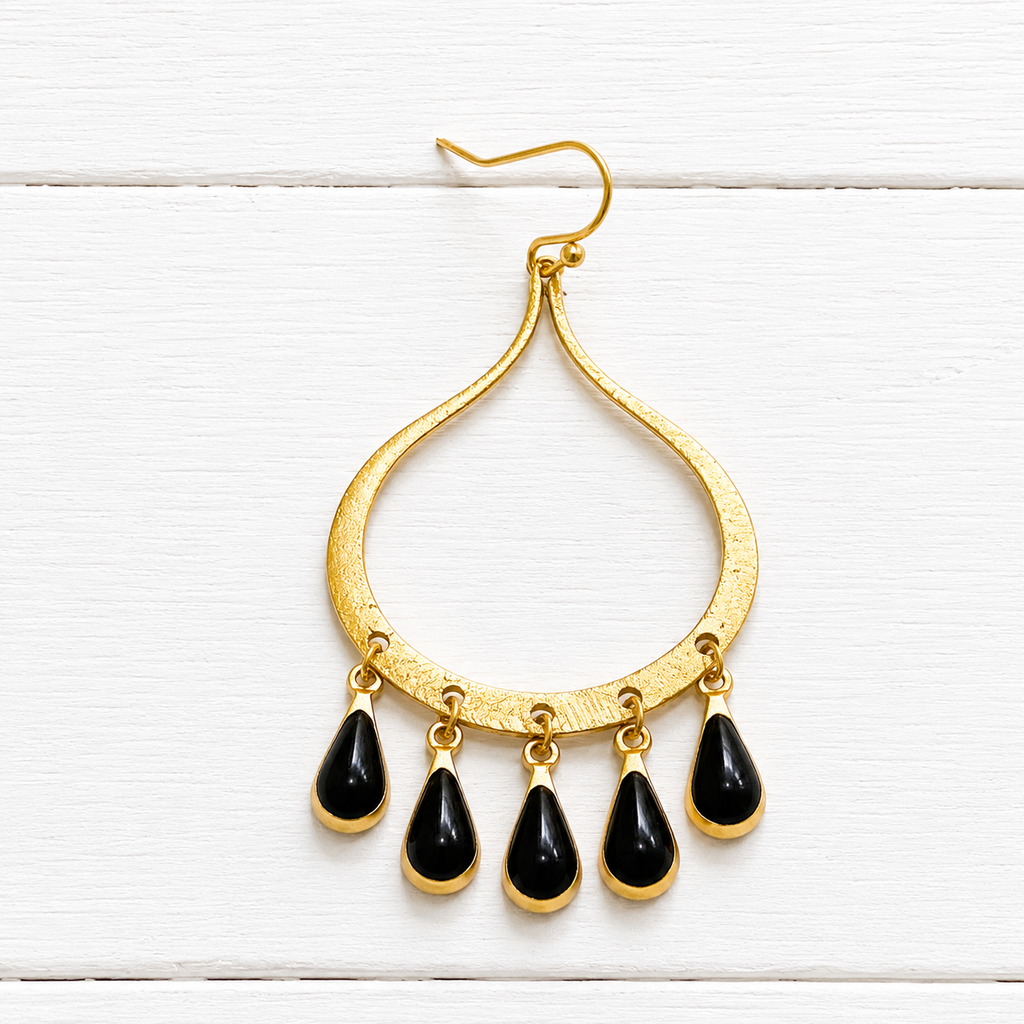 Pendientes lágrimas negras dorados