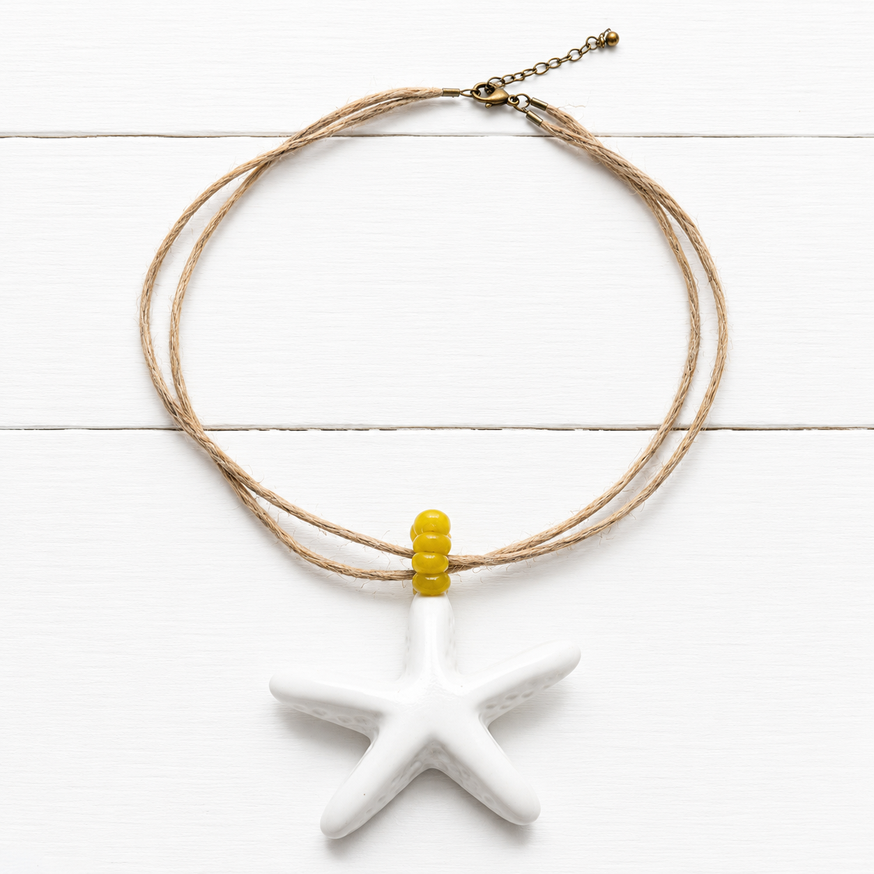 Gargantilla estrella cáñamo mostaza