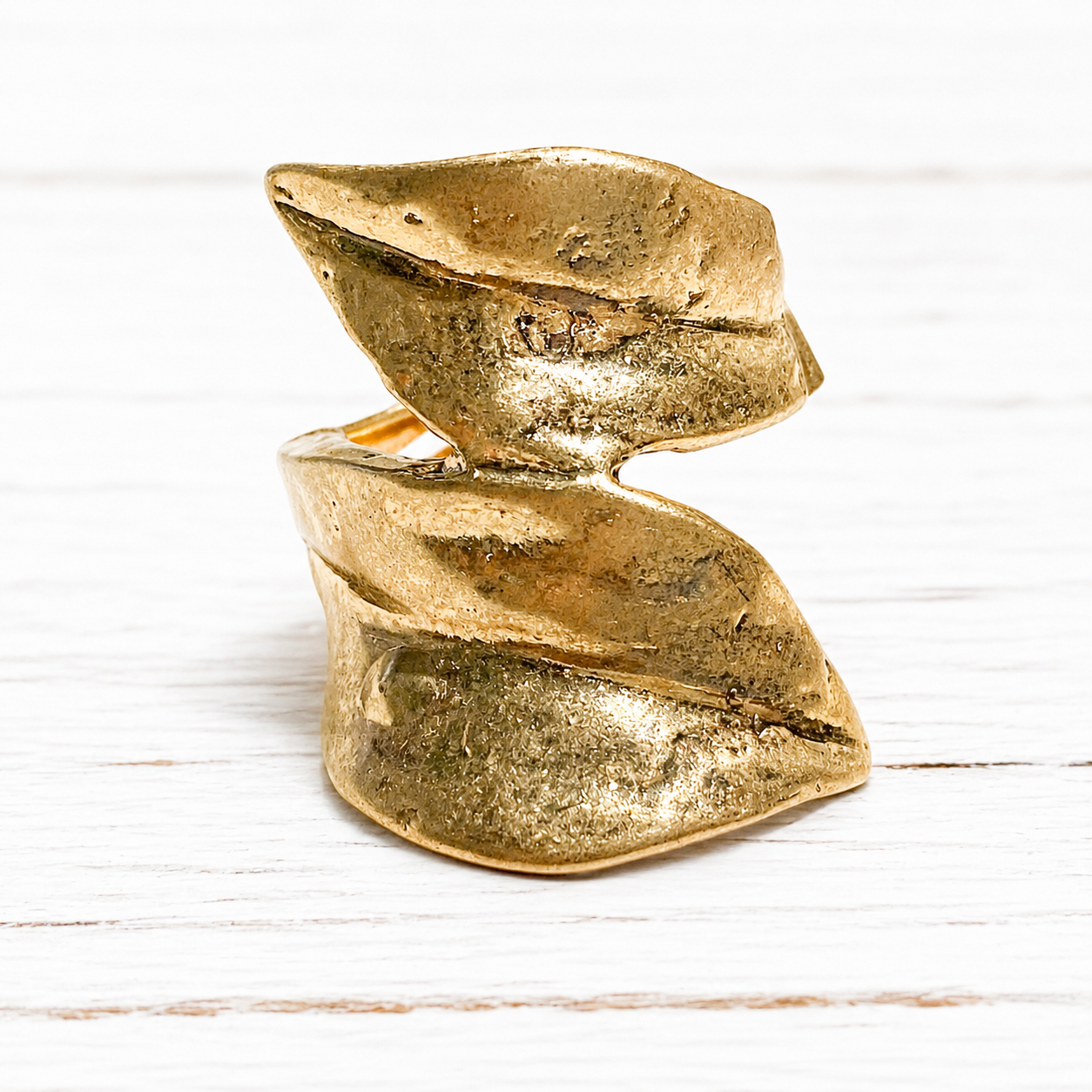 Anillo hoja metal dorado