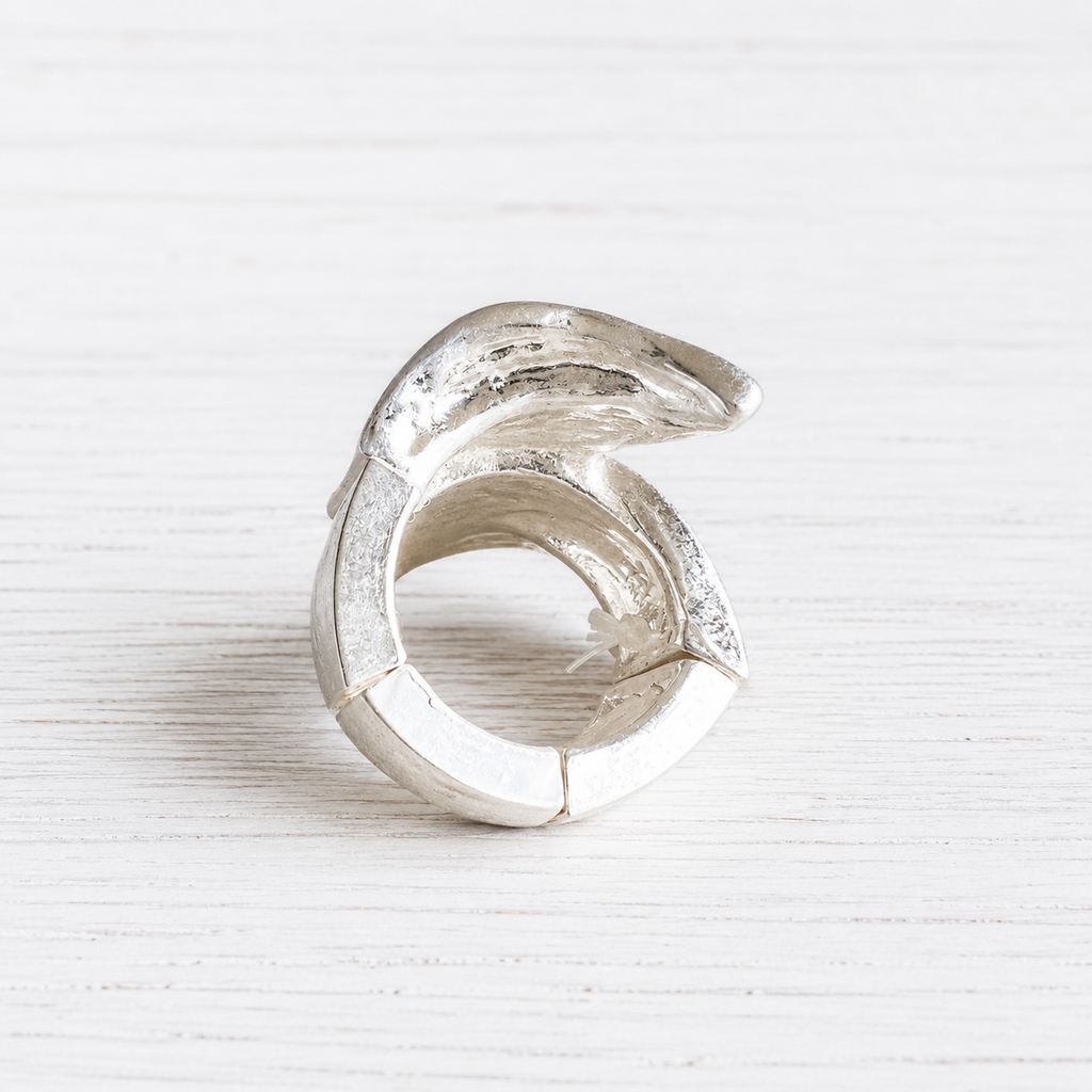 Anillo hoja metal plateado