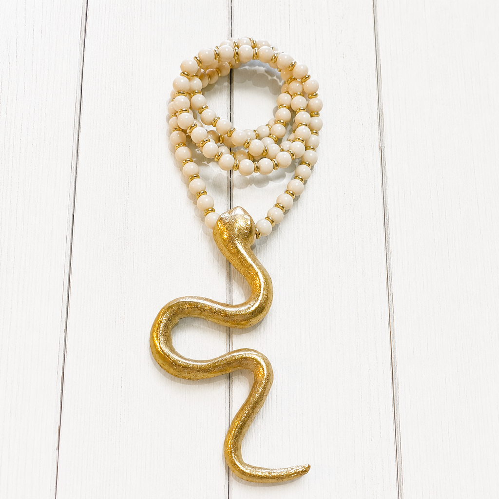 Collar natural serpiente bronce dorada