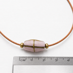 Gargantilla cuero piedra rosa y oro