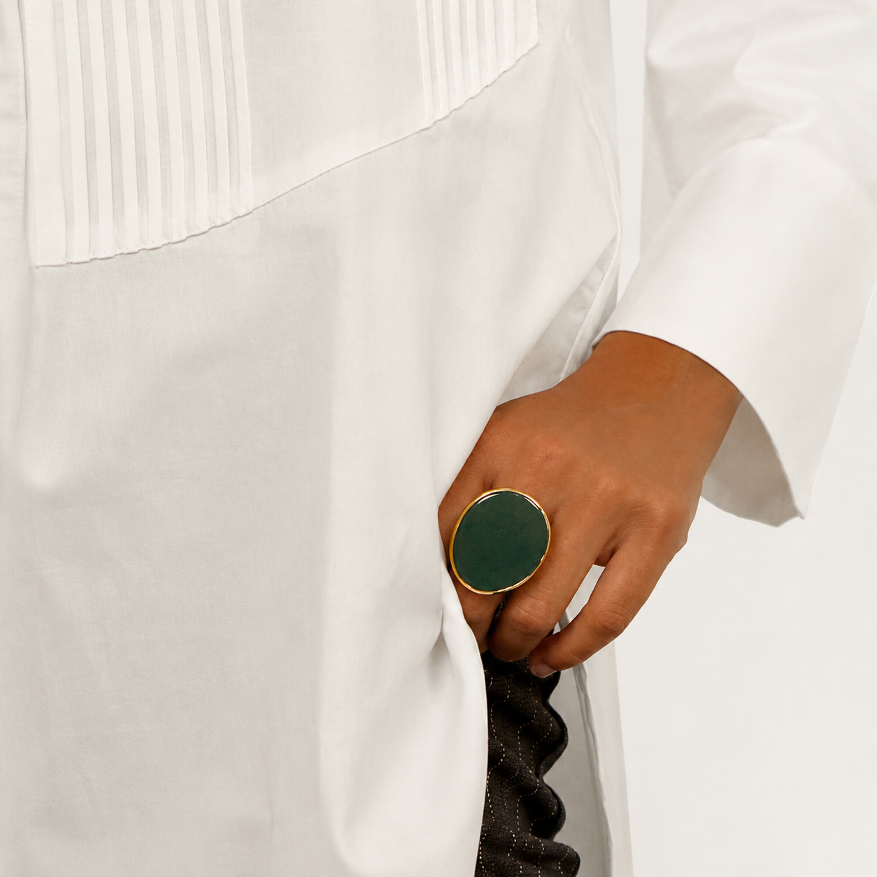 Anillo piedra verde irregular