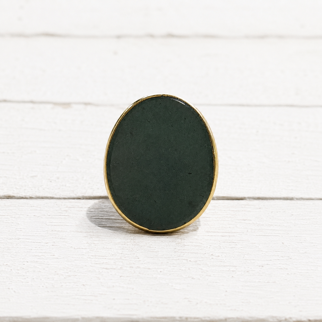 Anillo piedra verde irregular
